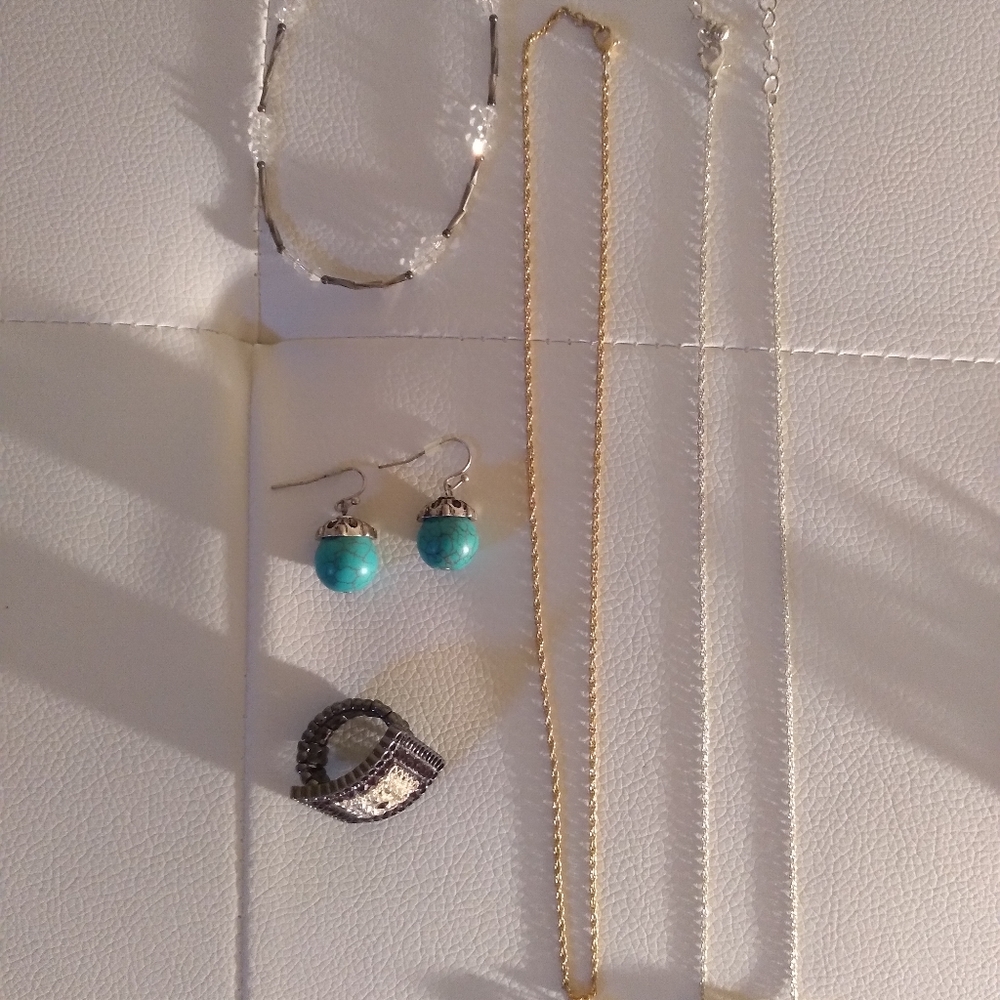 Jewelry - Picture 10 of 14
